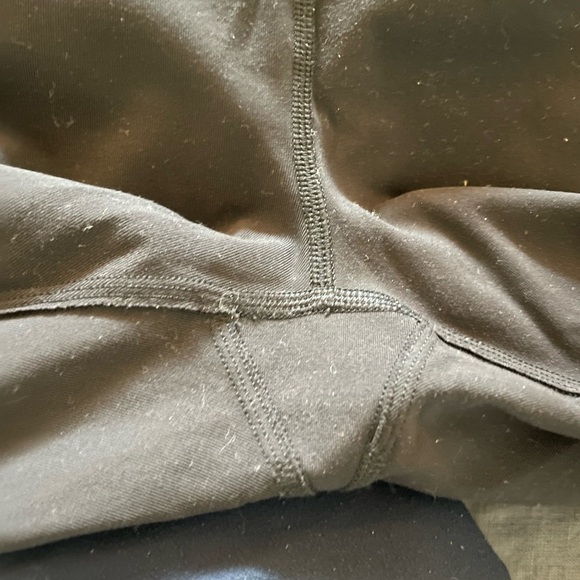 Lululemon lot. 3 “like a cloud” bras. 2 pair tights/joggers - Picture 3 of 4